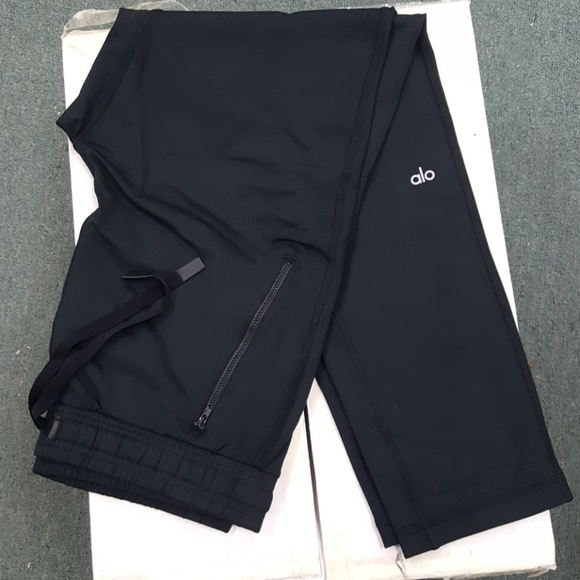 alo renew lounge pants - Picture 2 of 5